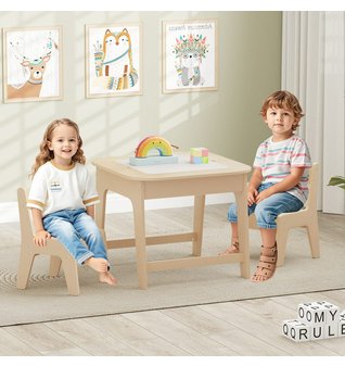 Stolek a židle v přírodním provedení